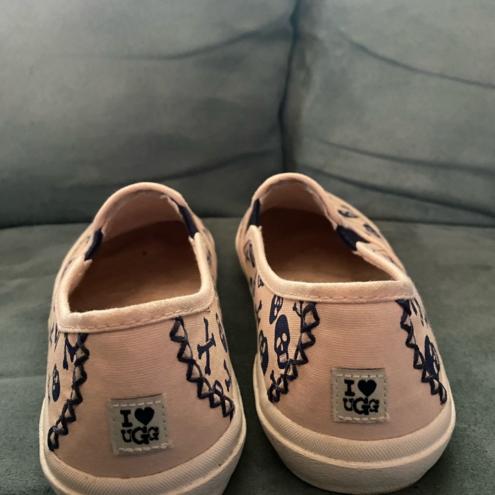 Shoes - Picture 3 of 5